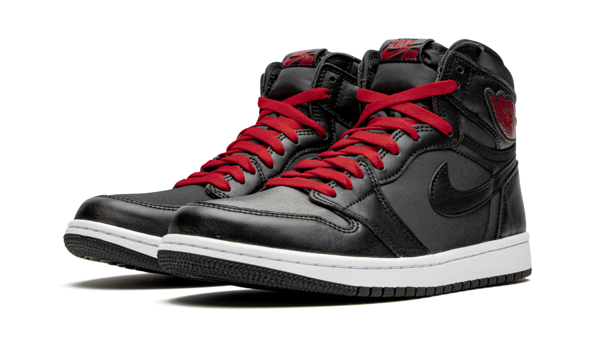 Air Jordan 1 Retro High OG Black Satin/Gym Red 555088 060