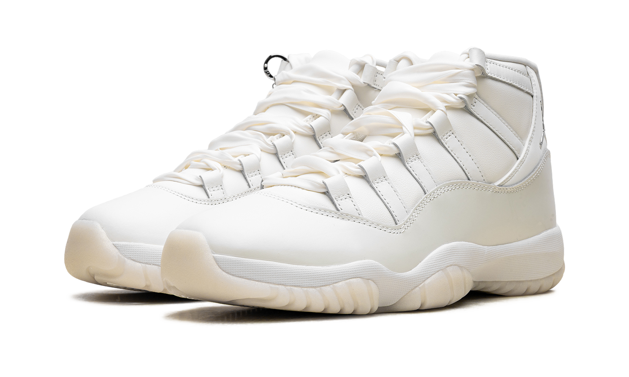 Air Jordan 11 WMNS Pearl AR0715 110