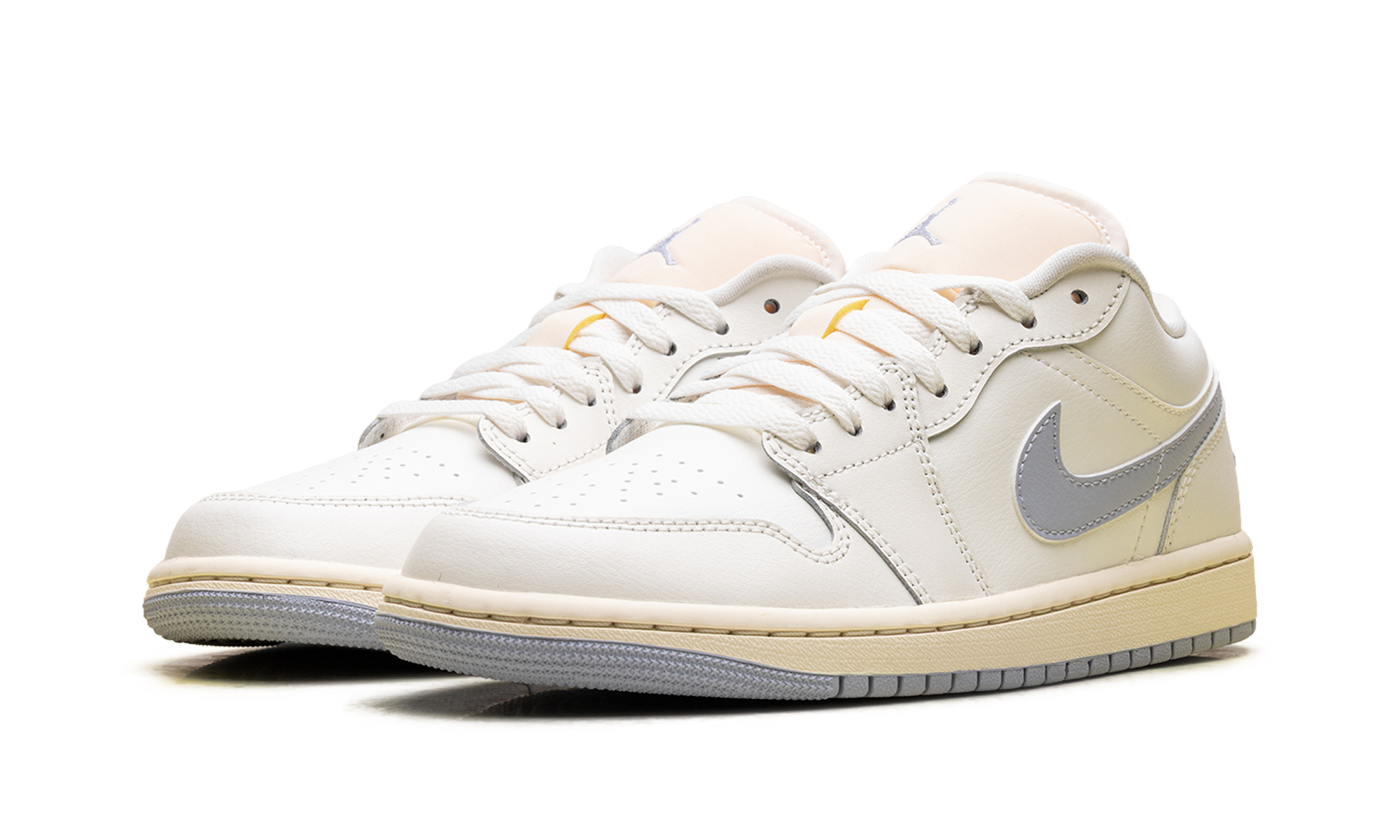 Air Jordan 1 Low WMNS White/Purple DC0774 106