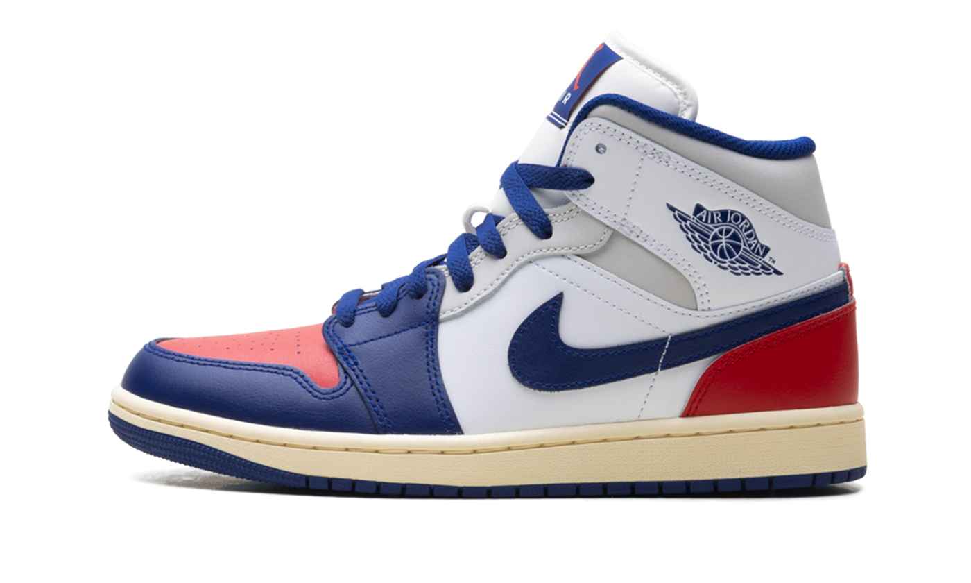 Air Jordan 1 Mid Rare Air DQ8426 102